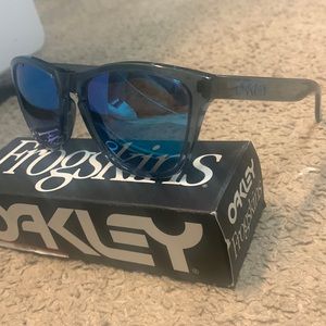 Oakley Frogskins Sunglasses